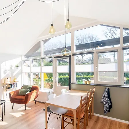 Loohuisje 32 בית נופש אלטן