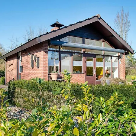 Loohuisje 32 Holiday home *