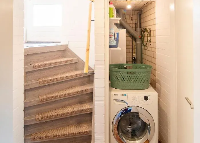 Loohuisje 32 * Aalten